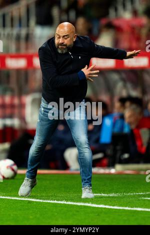 Girona, Spanien. November 2024. Trainer Manolo Gonzalez (RCD Espanyol) während des Fußballspiels La Liga zwischen Girona FC und RCD Espanyol im Montilivi-Stadion am 23. November 2024 in Girona, Spanien. Foto: Siu Wu Credit: dpa/Alamy Live News Stockfoto