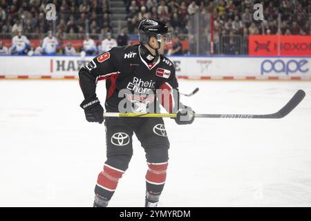 LanxessArena, Nordrhein-Westfalen, Maximilian Kammerer (Cologne Sharks, #9), PENNY DEL, Cologne Sharks-ERC Ingolstadt am 22/11/2024 in der LanxessA Stockfoto