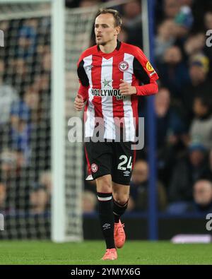 Mikkel Damsgaard aus Brentford während des Premier League Spiels Everton gegen Brentford im Goodison Park, Liverpool, Vereinigtes Königreich, 23. November 2024 (Foto: Alfie Cosgrove/News Images) Stockfoto