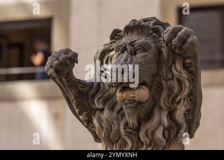 Skulpturendetails des reich dekorierten Innenhofs des Palazzo Vecchio in Florenz, Italien, Europa Stockfoto