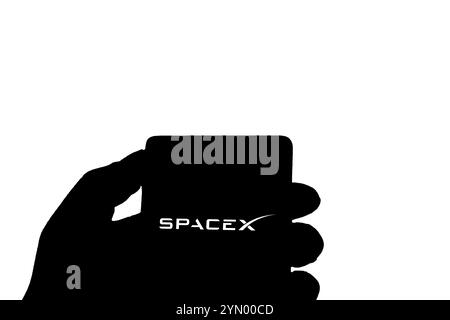 SpaceX-Logo auf dem Smartphone-Bildschirm. SpaceX ist ein US-amerikanischer Hersteller von Luft- und Raumfahrtunternehmen. Space Exploration Technologies Corp-D Stockfoto