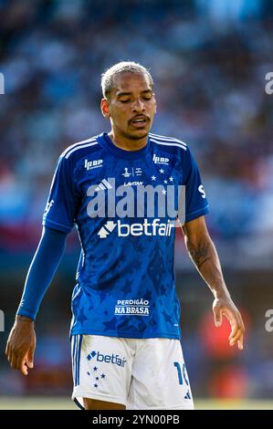 Asuncion, Paraguay. November 2024. ASUNCION, PARAGUAY, 23. NOVEMBER: Matheus Pereira von Cruzeiro während des Fußballspiels für das Finale der Copa Sulamericana zwischen Racing Club (ARG) und Cruzeiro (BRA) im General Pablo Rojas Stadium in Asuncion, Paraguay (Diego Santacruz/SPP) Credit: SPP Sport Press Photo. /Alamy Live News Stockfoto