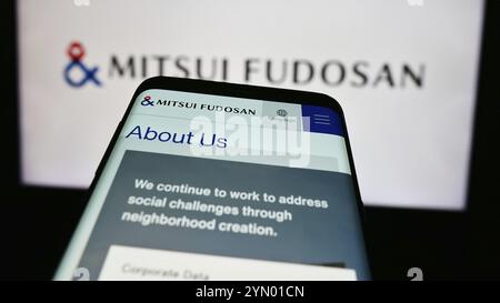 Stuttgart, 24.06.2024: Smartphone mit Webseite des japanischen Immobilienunternehmens Mitsui Fudosan Co. Ltd. Vor Firmenlogo. Konzentrieren Sie sich auf Stockfoto