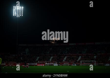 Girona, Spanien. November 2024. Allgemeiner Blick in das Stadion während eines La Liga EA Sports Matches zwischen Girona FC und RCD Espanyol im Estadi Municipal de Montilivi. Endergebnis: Girona FC 4:1 RCD Espanyol Credit: SOPA Images Limited/Alamy Live News Stockfoto