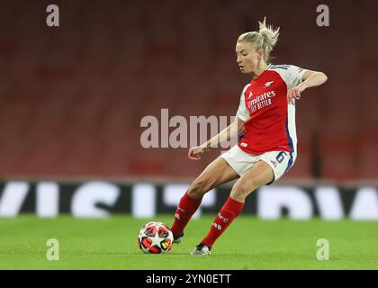 Leah Williamson von Arsenal während des Gruppenspiels der UEFA Women's Champions League in Gruppe C zwischen Arsenal und Juventus FC im Emirates Stadium in London am Donnerstag, den 21. November 2024. (Foto: Jade Cahalan | MI News) Credit: MI News & Sport /Alamy Live News Stockfoto