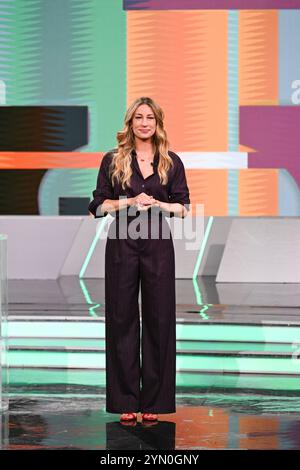 Mailand, Italien. November 2024. Mailand, Rai 3 TV-Programm TV-Talk auf dem Foto; Mia Ceran Credit: Independent Photo Agency Srl/Alamy Live News Stockfoto