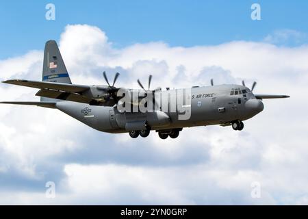 Die US Air Force Lockheed C-130J-30 Hercules Militär-Transportflugzeug der Kentucky Air National Guard erreicht die Wunstorf Air Base. Wunstorf, Deutsch Stockfoto