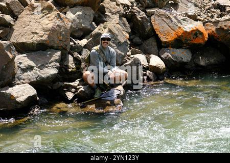 Fischen am Yankee Fork des Salmon River Stockfoto