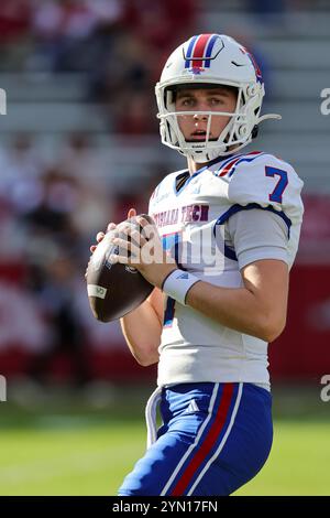 Fayetteville, USA. November 2024: . Arkansas besiegte die Louisiana Tech 35-14 in Fayetteville, AR. Richey Miller/CSM Credit: CAL Sport Media/Alamy Live News Stockfoto