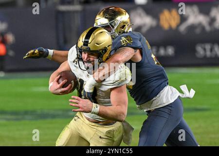 Bronx, New York, USA. November 2024. BRYSON DAILY 13 QB DER ARMEE BLACK KNIGHTS während Army Black Knight (18) bei Notre Dame Fighting Irish (6) in der Shamrock Series im Yankee Stadium Bronx NY (Credit Image: © James Patrick Cooper/ZUMA Press Wire) NUR ZUR REDAKTIONELLEN VERWENDUNG! Nicht für kommerzielle ZWECKE! Stockfoto