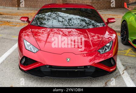 Chicago, Illinois – 29. September 2024: 2020 Lamborghini Huracan LP 640-4 EVO Spyder. Red 2020 Lamborghini Huracan LP 640-4 EVO Spyder parkt auf dem Stockfoto