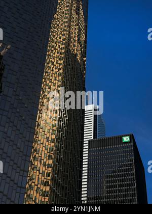 Toronto Canada / Toronto Wolkenkratzer an der Bay Street, Downtown Toronto. Stockfoto