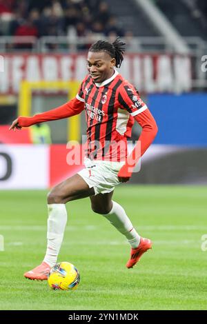 Mailand, Italien. November 2024. Rafael Leao von AC Mailand in Aktion während des Fußballspiels Serie A Enilive 2024/2025 zwischen Mailand und Juventus im Giuseppe Meazza Stadion in Mailand, Norditalien - Sonntag, 23. November 2024. Sport - Fußball. (Foto von Antonio Saia) Credit: Kines Milano/Alamy Live News Stockfoto