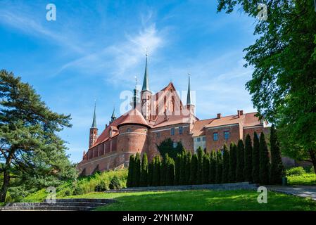 Frombork, Polen 30. April 2024 Denkmal des Astronomen Nicolaus Kopernikus in der Altstadt Stockfoto