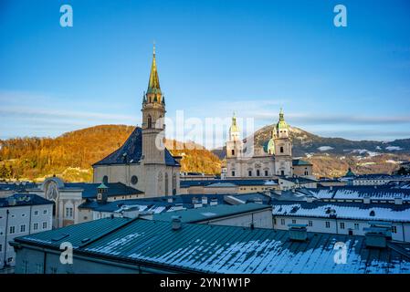 salzburg, österreich, 23. november 2024, Blick auf die Stadt vom Berg Mönchsberg *** salzburg, österreich, 23. november 2024, stadtansicht vom Mönchsberg aus gesehen Copyright: XW. Simlingerx Stockfoto