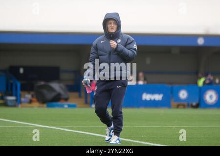 Kingston, Großbritannien. November 2024. Erin Cuthbert (8 Chelsea) vor dem Spiel der Barclays Womens Super League zwischen Chelsea und Manchester United in Kingsmeadow, London. (Tom Phillips/SPP) Credit: SPP Sport Press Photo. /Alamy Live News Stockfoto