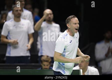 Malaga, Spanien. November 2024. Filippo Volandri, italienischer Kapitän beim Davis Cup 2024, Halbfinale-Tennis-Event zwischen Italien und Australien am 23. November 2024 im Martin Carpena Pavilion in Malaga, Spanien Credit: Independent Photo Agency/Alamy Live News Stockfoto