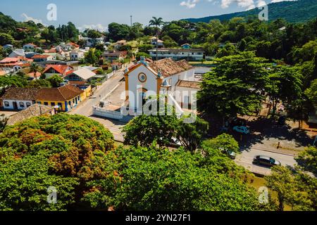 Kirche unserer Lieben Frau der Bedürfnisse in Santo Antonio de Lisboa, Florianopolis, Brasilien. Eines der wichtigsten Touristenziele in der südlichen Region. Stockfoto