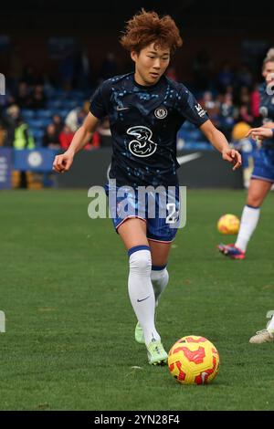 Kingston, Großbritannien. November 2024. Maika Hamano von Chelsea Women wärmt sich während des Women's Super League-Spiels zwischen Chelsea Women und Manchester United Women am 24. November 2024 im Kingsmeadow Stadium in Kingston auf. Foto von Ken Sparks. Nur redaktionelle Verwendung, Lizenz für kommerzielle Nutzung erforderlich. Keine Verwendung bei Wetten, Spielen oder Publikationen eines einzelnen Clubs/einer Liga/eines Spielers. Quelle: UK Sports Pics Ltd/Alamy Live News Stockfoto