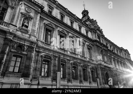 Marseille, Frankreich - 28. Januar 2022: Die Fassade des Rathauses von Marseille, Frankreich. Stockfoto