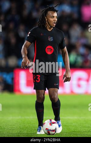 Vigo, Deutschland. November 2024. Fussball La Liga 14. Spieltag Celta Vigo - FC Barcelona am 23.11.2024 im Estadio Abanca Balaidos in Vigo Jules Kounde ( Barcelona ) Foto: Revierfoto Credit: ddp Media GmbH/Alamy Live News Stockfoto