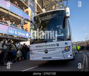 Edinburgh, Großbritannien. 24. November 2024; Murrayfield Stadium, Edinburgh, Schottland: Herbstrugby International, Schottland gegen Australien; das australische Team kommt bei Murrayfield an Credit: Action Plus Sports Images/Alamy Live News Stockfoto