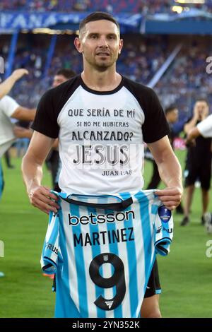 Asuncion, Paraguay. November 2024. Der argentinische Racing Club-Stürmer Adrian Martinez feiert, nachdem sein Team Cruzeiro aus Brasilien im Finale der CONMEBOL Copa Sudamericana im La Nueva Olla Stadion in Asuncion, Paraguay, am 23. November 2024 besiegt hat. Racing Club wird Champion, nachdem er Cruzeiro aus Brasilien mit 3:1 besiegt hat. Quelle: Alejandro Pagni/Alamy Live News Stockfoto