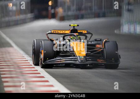 November 2024; Las Vegas, Nevada, USA. F1 Las Vegas Grand Prix; Renntag; Lando Norris (4) aus Großbritannien und Team McLaren F1 Team fährt Stockfoto