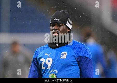 Junior Tiensia of Barrow während des Spiels der Sky Bet League 2 zwischen Chesterfield und Barrow im b2net-Stadion Chesterfield am Samstag, den 23. November 2024. (Foto: Jon Hobley | MI News) Credit: MI News & Sport /Alamy Live News Stockfoto