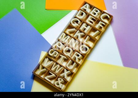 ABC Alphabet Conceptfoto aus Holzbuchstaben Stockfoto