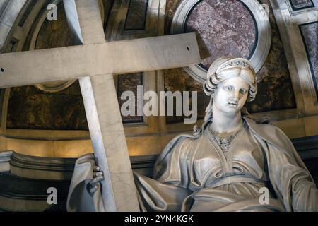 Vatikanstadt, Vatikan. November 2024. **KEIN LIBRI** Italien, Rom, Vatikan, 24.11.2024. Die Statue von St. Helen im Petersdom im Vatikan Foto von ALESSIA GIULIANI /Catholic Press Photo Credit: Independent Photo Agency Srl/Alamy Live News Stockfoto