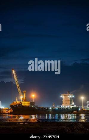 Sfax, Tunesien - 11. November 2024: Containerschiff Annaba im Hafen von Sfax. Stockfoto