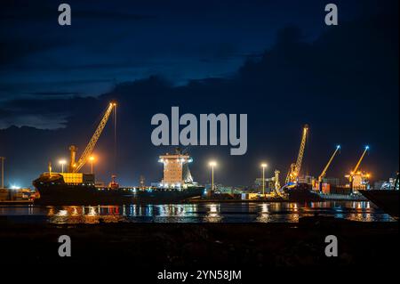 Sfax, Tunesien - 11. November 2024: Containerschiff Annaba im Hafen von Sfax. Stockfoto