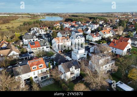 Wohnsiedlung im Gronsdorfer Stadtteil Haar bei München. Häuser im Osten Münchens, Wohnhäuser, Mehrfamilienhäuser, Mehrfamilienhäuser, Mietwohnungen, Wohnsiedlungen, Grundstücke, Entwicklung, neue Wohnungen, Bauindustrie, Neubau, Gebäude, Komplex, Immobilien, Wohnungsbau, Mietwohnung, Miete, Bauboom, Mietshaus, Wohnkomplex, Wohneigentum, Gebäude, Bauwesen, Bauindustrie, Immobilien, Bauindustrie. ? Stockfoto
