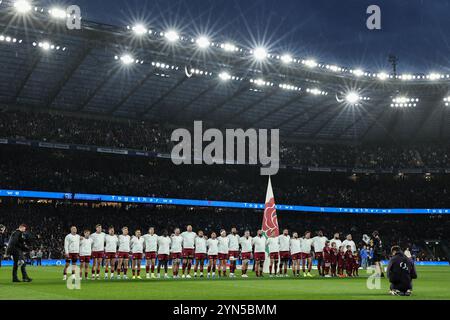Twickenham, Großbritannien. November 2024. England singt die Nationalhymne „God Save the King“ während des Autumn Nations Series Matches England gegen Japan am 24. November 2024 im Allianz Stadium, Twickenham, Großbritannien (Foto: Mark Cosgrove/News Images) in Twickenham, Großbritannien am 24. November 2024. (Foto: Mark Cosgrove/News Images/SIPA USA) Credit: SIPA USA/Alamy Live News Stockfoto