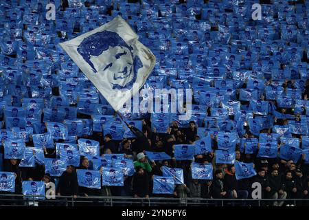 Neapel, Italien. November 2024. Napolys Anhänger beim Fußball-Spiel der Serie A zwischen Neapel und Roma im Diego Armando Maradona Stadium in Neapel, süditalien - Sonntag, den 24. November 2024. Sport - Fußball . (Foto: Alessandro Garofalo/LaPresse) Credit: LaPresse/Alamy Live News Stockfoto