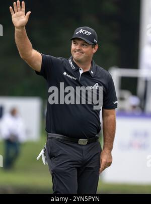 Hongkong, China. November 2024. Der US-amerikanische PATRICK REED gewinnt das Golfturnier der Hong Kong Open mit 22 unter Par insgesamt und entspricht damit dem Rekord von Ian Poulter. (Kreditbild: © Jayne Russell/ZUMA Press Wire) NUR REDAKTIONELLE VERWENDUNG! Nicht für kommerzielle ZWECKE! Stockfoto