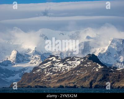 Atemberaubende Aussicht auf die Berge und Gletscher der Insel Südgeorgien Stockfoto