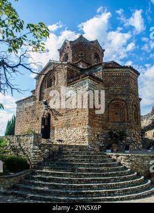 Kirche St. Johannes der Theologe, Kaneo auf der Klippe über dem See Ohrid in der Stadt Ohrid, Mazedonien. Die Kirche wurde im 13. jahrhundert errichtet. Stockfoto