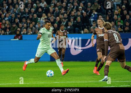 Mönchengladbach, Deutschland. November 2024. Alassane Plädoyer (Borussia Mönchengladbach, #14) VfL Borussia Mönchengladbach vs. FC St. Pauli, Fussball, 1. Bundesliga, 11. Spieltag, Saison 2024/2025, 24.11.2024 Foto: Eibner-Pressefoto/ Justin Derondeau DFL-VORSCHRIFTEN VERBIETEN JEDE VERWENDUNG VON FOTOGRAFIEN ALS BILDSEQUENZEN UND/ODER QUASI-VIDEO/dpa/Alamy Live News Stockfoto