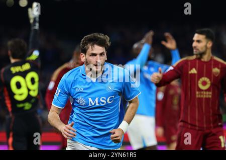 Neapel, Italien. November 2024. Khvicha Kvaratskhelia vom SSC Neapel während des Fußballspiels Serie A zwischen SSC Neapel und AS Roma im Diego Armando Maradona Stadion in Neapel (Italien), 24. November 2024. Quelle: Insidefoto di andrea staccioli/Alamy Live News Stockfoto