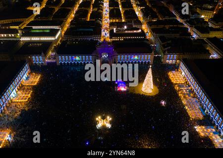 Weihnachtsbaum am Praca do Comércio in Lissabon, Aerial View Stockfoto
