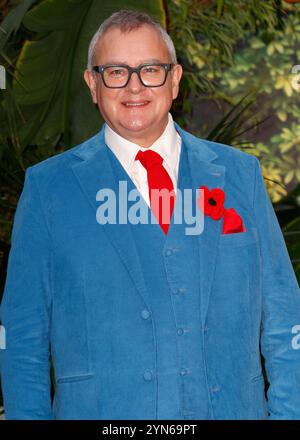 Hugh Bonneville nimmt an der Weltpremiere von „Paddington in Peru“ am Leicester Square Teil. Stockfoto