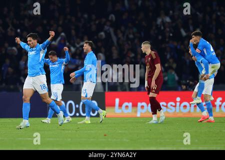 Neapel, Italien. November 2024. Die Spieler Napoli feiern am 24. November 2024 im Diego Armando Maradona Stadion in Neapel (Italien) das Fußballspiel der Serie A zwischen SSC Napoli und AS Roma. Quelle: Insidefoto di andrea staccioli/Alamy Live News Stockfoto