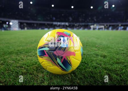 Neapel, Italien. November 2024. Ball während des Fußballspiels der Serie A zwischen Neapel und Roma im Diego Armando Maradona Stadium in Neapel, süditalien - Sonntag, 24. November 2024. Sport - Fußball . (Foto: Alessandro Garofalo/LaPresse) Credit: LaPresse/Alamy Live News Stockfoto