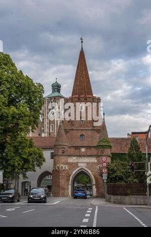 Das mittelalterliche Kreuztor-Tor in Ingolstadt, Deutschland, Europa Stockfoto