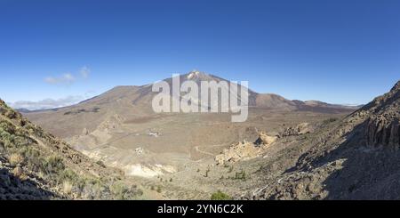 Panorama während des Aufstiegs zum Alto de Guajara, 2715 m, über den Teide Nationalpark, Parque Nacional del Teide, zum Pico del Teide, 3715 m, Teneriffa, CAN Stockfoto