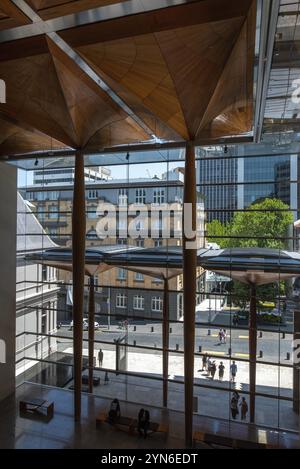 AUCKLAND, NEUSEELAND, 29. JANUAR 2023, Holzdecke in der Art Gallery in Auckland, Neuseeland, Ozeanien Stockfoto