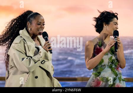 LONDON, ENGLAND - 24. NOVEMBER: Auli'i Cravalho wird bei der britischen Premiere Moana 2 am Cineworld Leicester Square am 24. November 2024 in London interviewt. (Foto von lounisphotography / Alamy Live News) Stockfoto