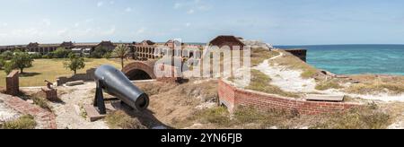 Kanone auf dem Dach von Fort Jefferson, Dry Tortuga Island, Florida, USA, Nordamerika Stockfoto